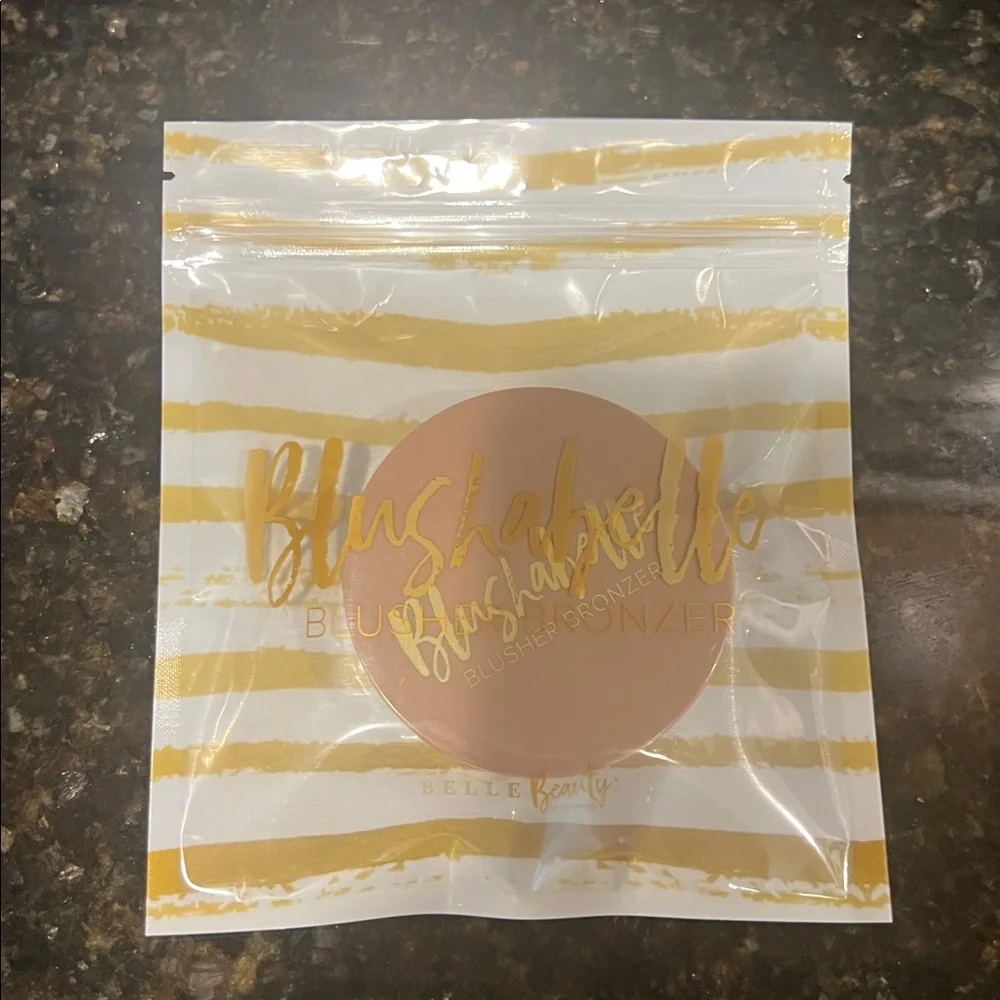 Belle Beauty by Kim Gravel- Island Blush Bronzer